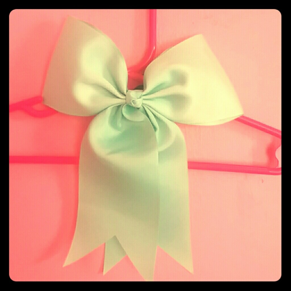 Large Bow